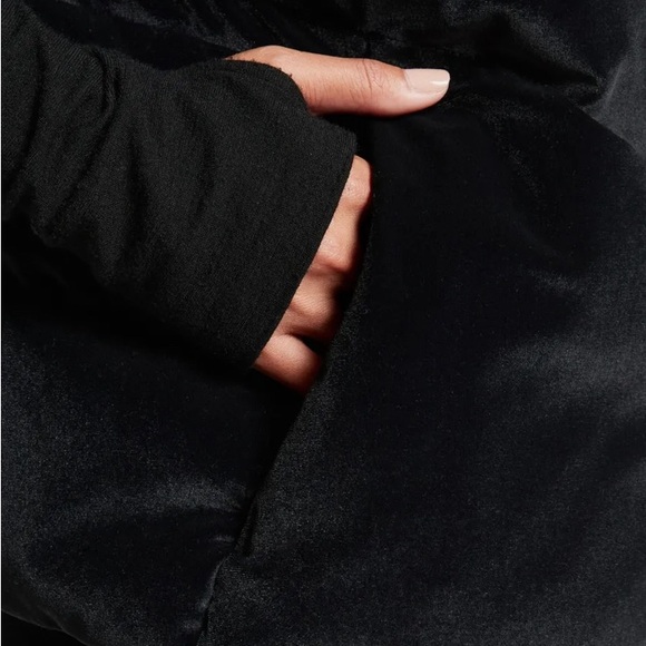 Athleta Lofty Velvet Down Vest Size XS - Picture 4 of 15